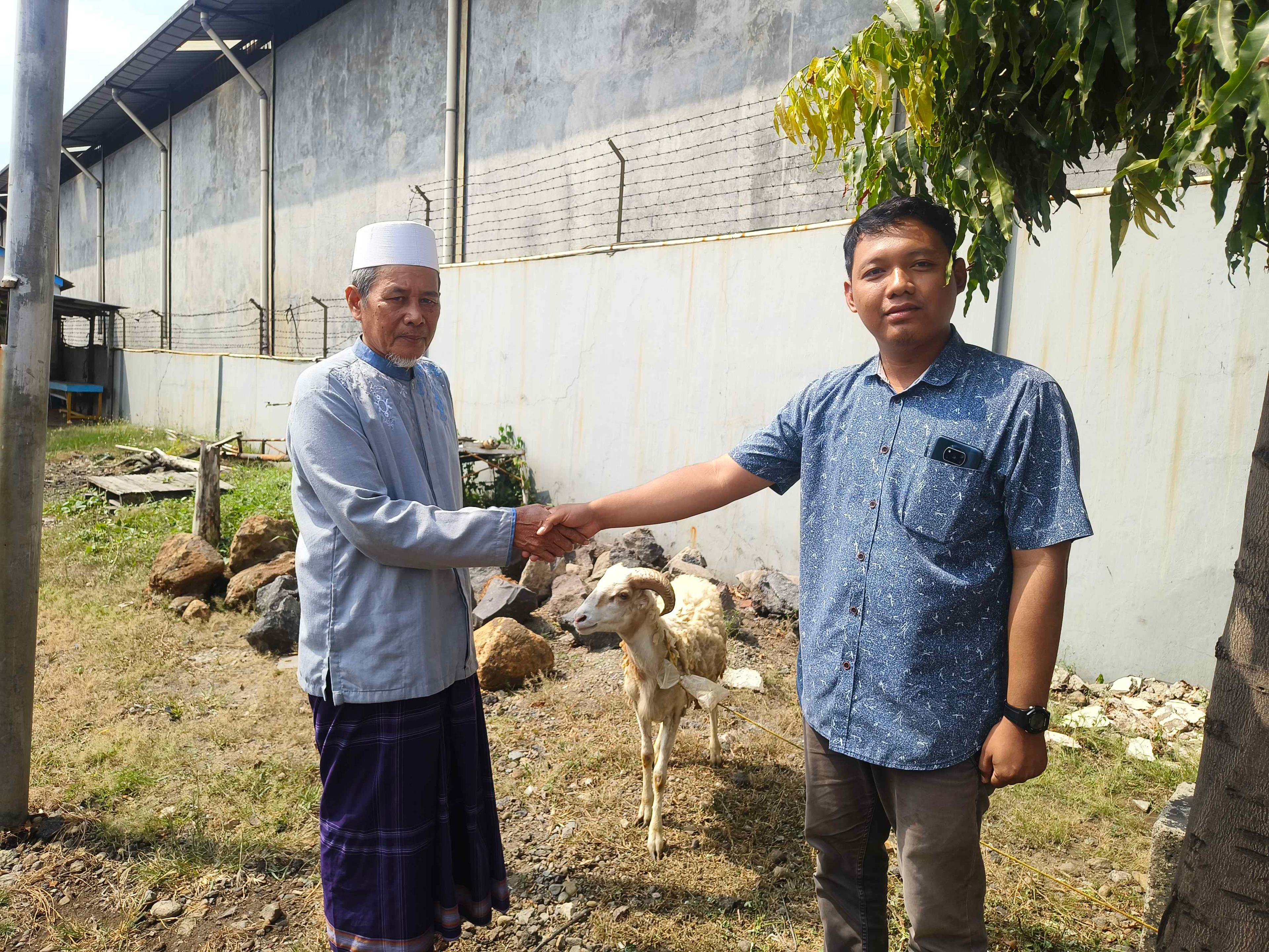 Berbagi Kebaikan Bersama PT. Niaga Garam Cemerlang pada Hari Raya Idul Adha 1445H